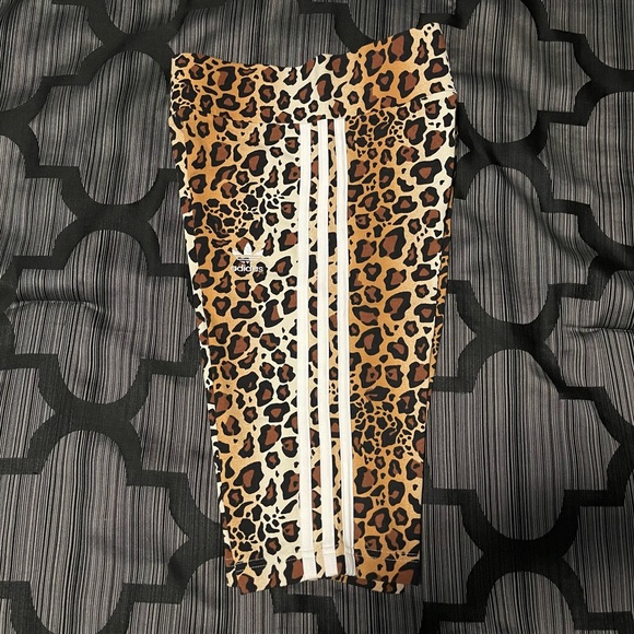 NWT Adidas Leopard/Cheetah Print Workout Shorts - Picture 4 of 10